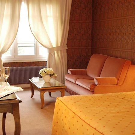 Hostellerie La Huchette Replonges Quarto foto