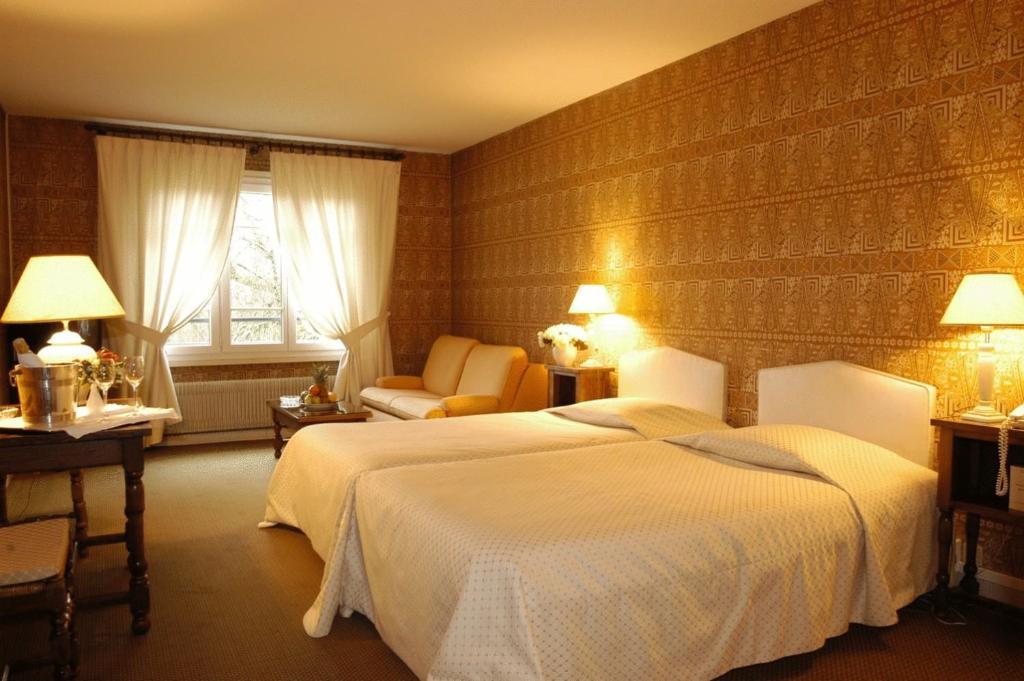 Hostellerie La Huchette Replonges Quarto foto